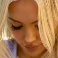 Lindsey Pelas Çıplak