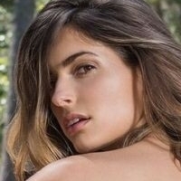 Lis Giolito Çıplak
