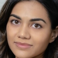 Lisa Ambalavanar Çıplak