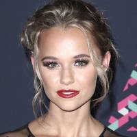 Madison Iseman Çıplak
