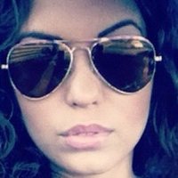Melanie Csiszer Çıplak