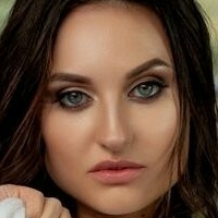 Melanie Pavlova Çıplak