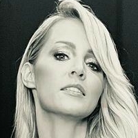 Melissa Naschenweng Çıplak
