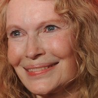 Mia Farrow Çıplak