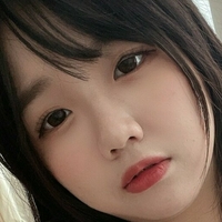 Mika Ying Çıplak