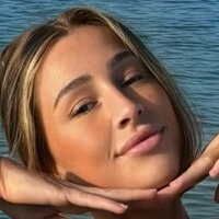 Mila Brooks Çıplak