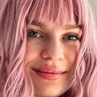 milana_wood Çıplak