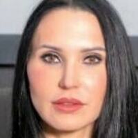 Monika Zakrent Çıplak