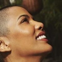 Naamah Saint-Hilaire Çıplak