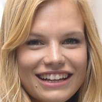 Nadine Leopold Çıplak
