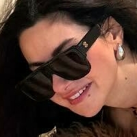 Nesrin Cavadzade Çıplak