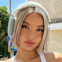 Nika Higashionna Çıplak