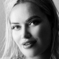 Olyria Roy Çıplak