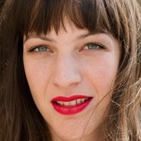 Oona von Maydell Çıplak