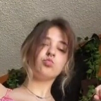 Riley F Çıplak