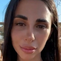 Sara Sfamurri Çıplak