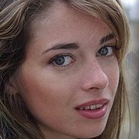 Sarah Barzyk Çıplak