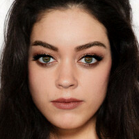 Sarah Hyland Fake Çıplak
