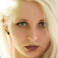Shannon Suicide Çıplak
