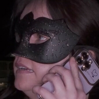 The Avery Peach Çıplak