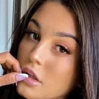 Tiana May Sarich Çıplak