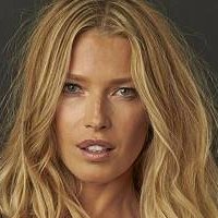 Veronika Varekova Çıplak