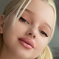 vic.to.ria.white Çıplak