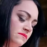 Wrenn Devine Çıplak