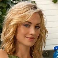Yvonne Strahovski Çıplak
