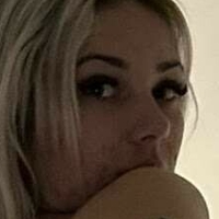 Zara Mander Çıplak